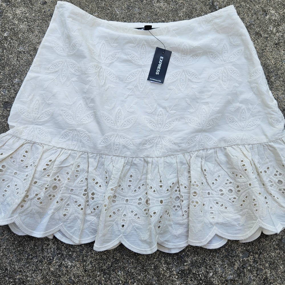 Express NEW Sz 4 Embroidered Eyelet Ruffle Mini Skirt Cotton Boho Cottagecore